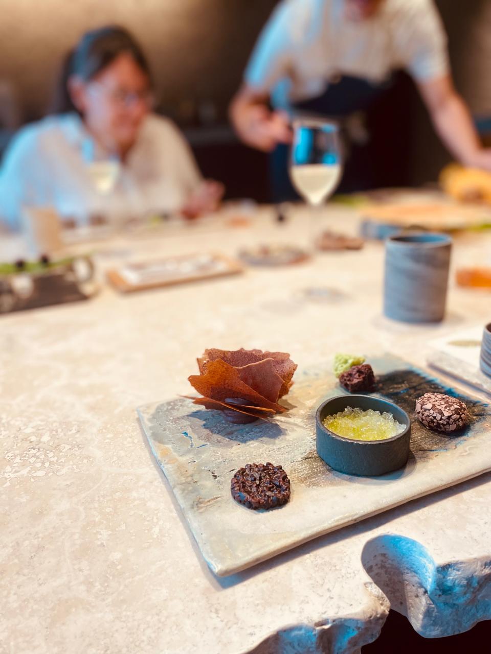 Postres en Central, Sorrel Moseley-Williams y Virgilio Martinez